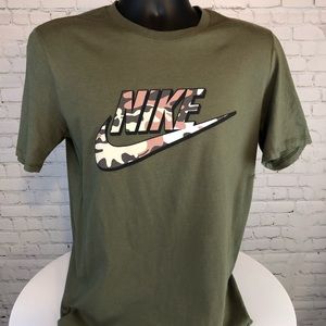 Nike Men’s Short Sleeve Green Tee Medium 0009
